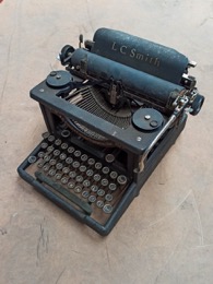 Máquina Escribir LC SMITH_8-10  | 37 x 34 x h23 cm