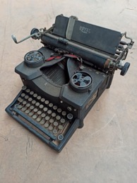 Máquina Escribir ROYAL_ 10 | 37 x 33 x h26 cm
