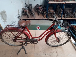 Bicicleta varillas BH señora | Roja | Años 50