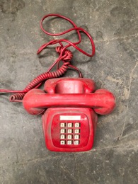 Teléfono fjio de mesa Heraldo con teclas | Color rojo
