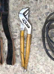 Llave de tenaza pico de loro