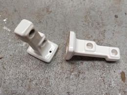 Juego de soportes toallero doble en loza blanca | 8 x 6 x h 15 cm 