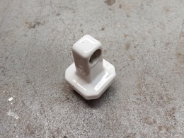 Pieza para juego de soporte toallero empotrable en loza blanca | 8,5 x 8,5 x h 13 cm 