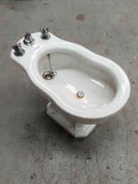Bidet ROCA Modelo CARMEN con toma de agua inferior | Años 60 | 58 x 45 x 35 cm.