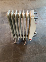 Radiador Eléctrico GARZA de Waser Ol | 44 x 16 x h 68 cm | Años 70