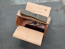 Caja limpia zapatos madera | 25 x 17 x h 24 cm