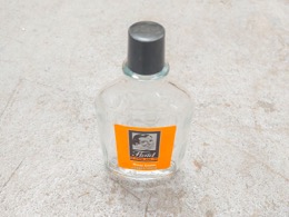 Botella de masaje genuino de afeitado FLOÏD 150 ml| Edición 2020 | 10 x 4 x h 16 cm