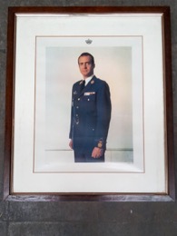 Marco con paspartú y fotografía del Jefe del Estado | H.FOURNIER 1976 | 66 x 56 x 5cm 