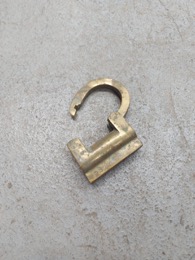 Candado de bronce sin llave | 9 x 7 x 2 cm