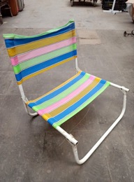 Silla baja de camping playa en acero blanco y tela | 52 x 45 x 7 cm