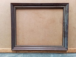 Marco moldurado con encuadre metálico | 60 x 50 x 3 cm