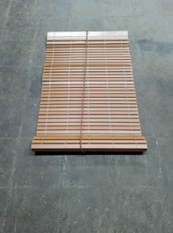 Persianas alicantinas plástico marrón camel | Ancho 70 x largo 148 cm