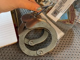 Grilletes policiales ASTRA | 1 llave | Años 80