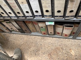 Lote 12 archivadores antiguos grandes y pequeños