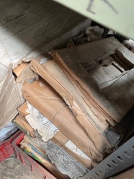 Fardos de papel viejo empaquetados