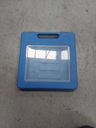 Caja de llaves portátil en color azul vacia | 27 x 29 x 3 cm