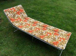 Hamaca vintage con muelles y estampado floral
