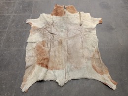 Alfombra de cuero y pelo natural de piel de cabra | 130 x 110 cm