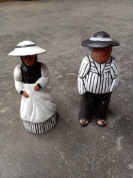 Figuras terracota policromada Pareja de Campensinos | 3 x h 9 cm