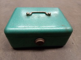 Caja de caudales JOMA metálica en martelé verde | 20 x 15 x 8 cm