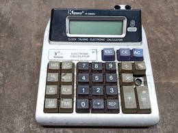 Calculadora de mesa parlante KENKO KK-8980EN | 8 Dígitos | 18 x 16 x h 4cm