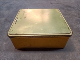 Caja metálica MASSILLY_ France | 24 x 22 x h 9 cm