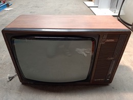 Televisión sobremesa ELBE_SHARP Shot Vision | 69 x 44 x 45 cm | FUNCIONA