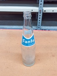 Envase botella cristal serigrafiada  33 cl FANTA | Años 70