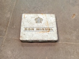 Cajetilla metálica cigarros DON MIGUEL |  12 x 11 x 1,5 cm