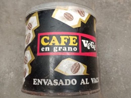 Lata VEGÉ de CAFÉ EN GRANO Envasado al vacío | ∅ 10 x 10 cm | Años 70