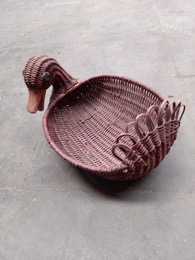 Bandeja_Cesta pato en mimbre tejido y madera | 24 x 19 x 7 cm