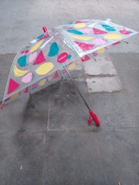 Paraguas infantil BOBOLI con frutas | 9 x 4 x h 65 cm