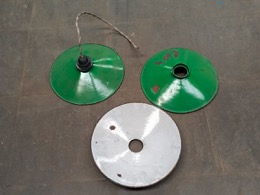 Lámpara de techo pantalla metálica esmaltada verde | ⦵ 26 x 4 cm
