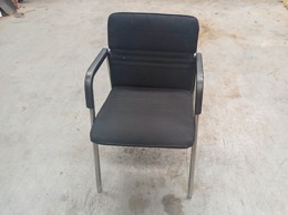 Silla confidente para despacho color negro | 54 x 60 x h 83