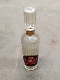 Envase_Botella cristal tallado DOBLE V Hiram Walker