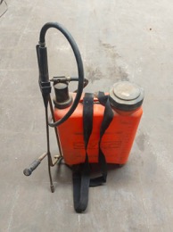 Sulfatadora tanque plástico 15 L mochila naranja CVAC  |  41 x 15 x 45 cm