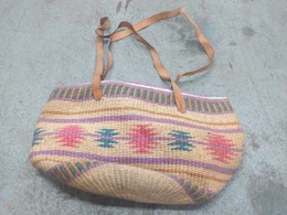 Bolso fibra natural con patron geométrico | Años 80 | 52 x 20 x 43 cm