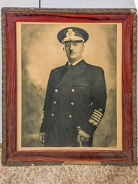 Liografía oficial F. FRANCO en marco de época | 58 x 2 x h 71 cm