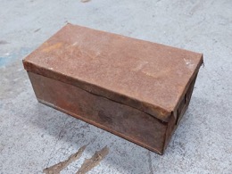 Caja archivador de hojalata oxidada | 9 x 19 x h 7 cm 