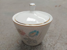 Azucarero Vajilla Royal China (Vigo) con patrón de coloridas flores y filo dorado. Años 60 | ⦵ 9 x h 10 cm