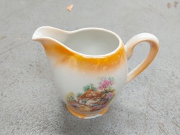 Jarra en porcelana vitrificada con imágenes rurales | 16 x h 12 cm