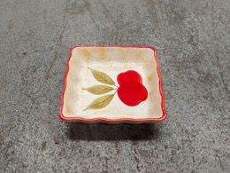 Recipiente cerámica_Cerezas |  10 x 10 x h 2 cm