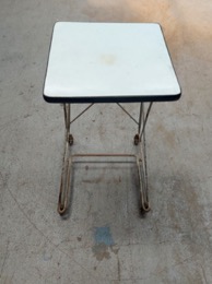 Carro auxiliar oficina para máquina de escribir | 34 x 50 x h 70 cm