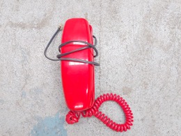 Teléfono GONDOLA rojo | 7 x 8 x h 21 cm
