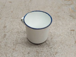 Taza esmaltada de porcelana blanca | ⦵ 8,5 x h 8 cm