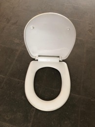 Tapa inodoro en plástico diseño oval | 37 x 46 x h 3,5 cm