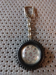 Llavero neumático para quinielas | ⦵ 4 x h 9 cm